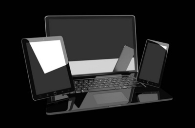 与 Crt 显示器和键盘的旧电脑做的闪亮的黄金